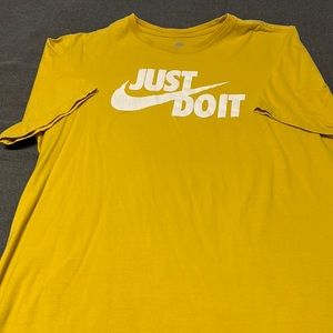 Men’s Nike short sleeve T-shirt